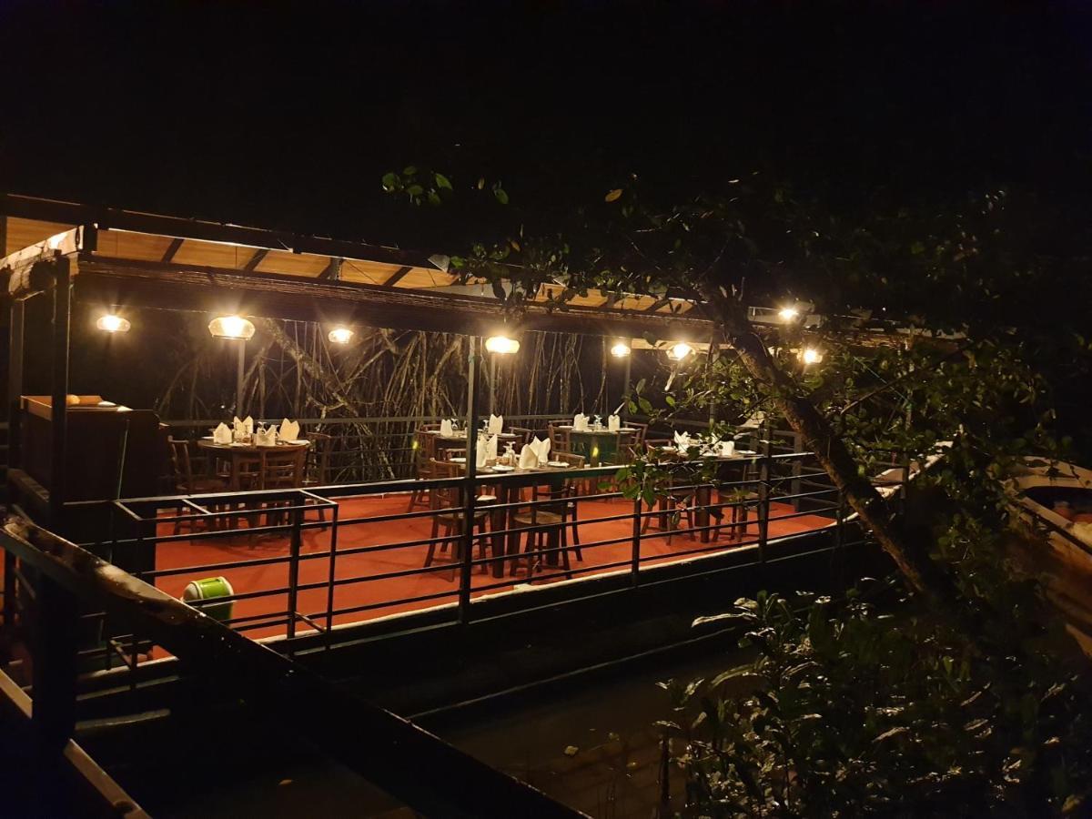 Nature Cabanas & Floating Restaurant Галле Экстерьер фото