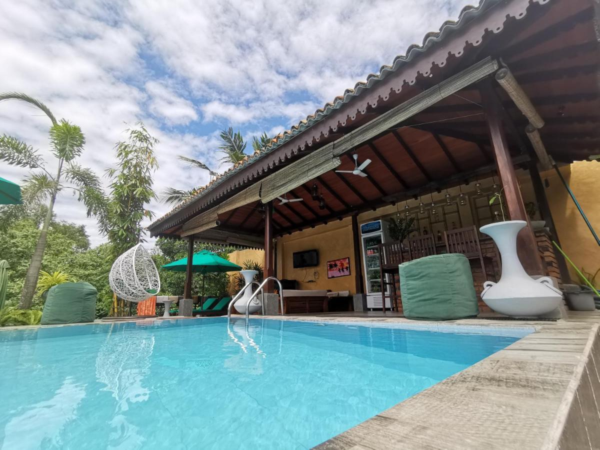 Nature Cabanas & Floating Restaurant Галле Экстерьер фото